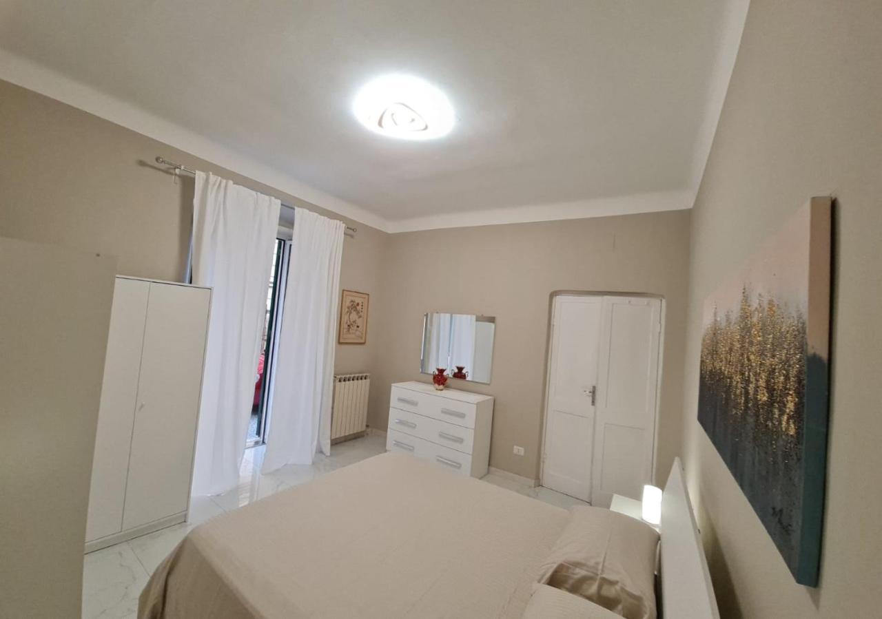Ampio Appartamento Con 2 Posti Auto E Cortile Генуя Екстер'єр фото